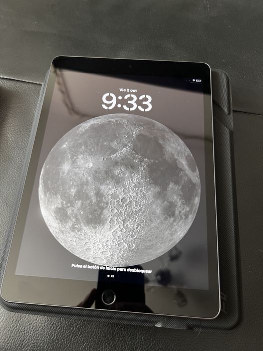 Ipad 9 ca noua + tastatura noua + huse + incarcator noi