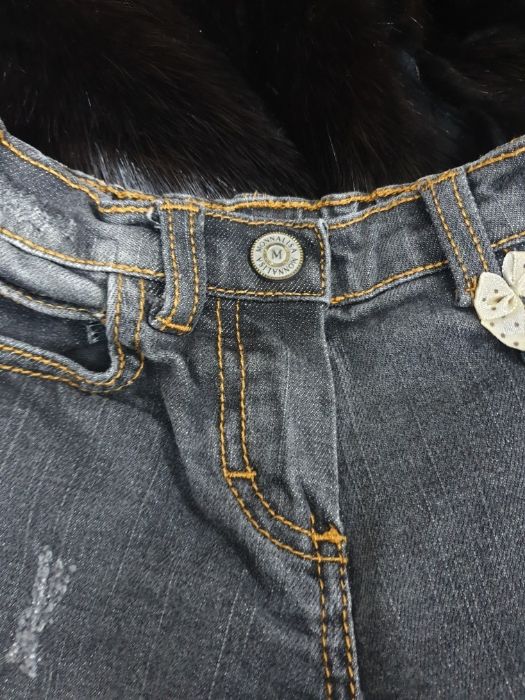 Blugi marca Monnalisa, originali, cu zgirieturi, model superb