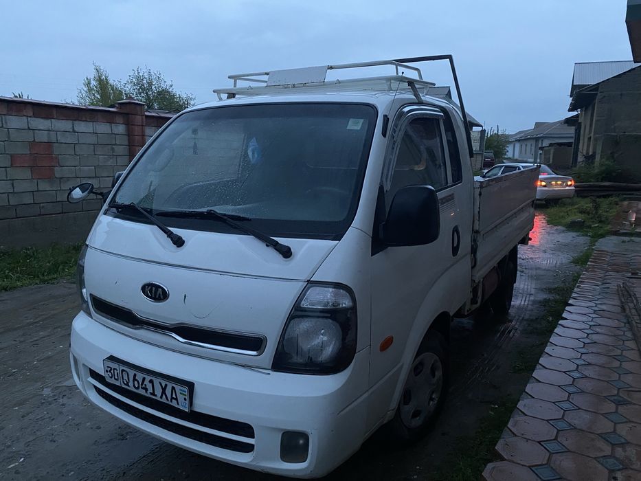 Kia bongo 3 sotiladi