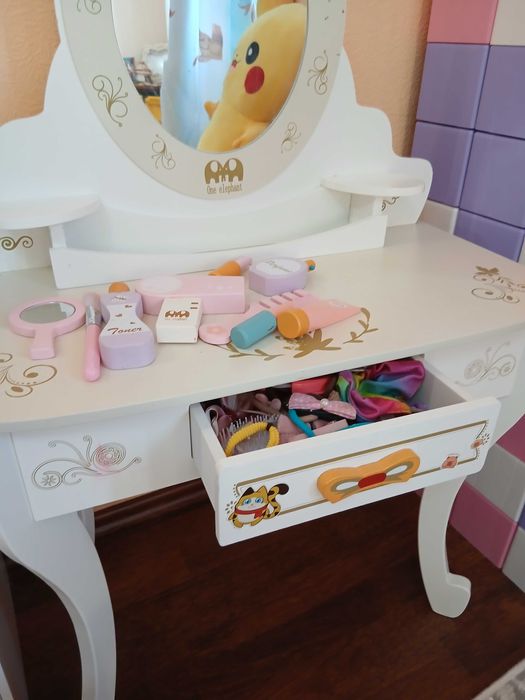 Детский туалетный столик деревянный