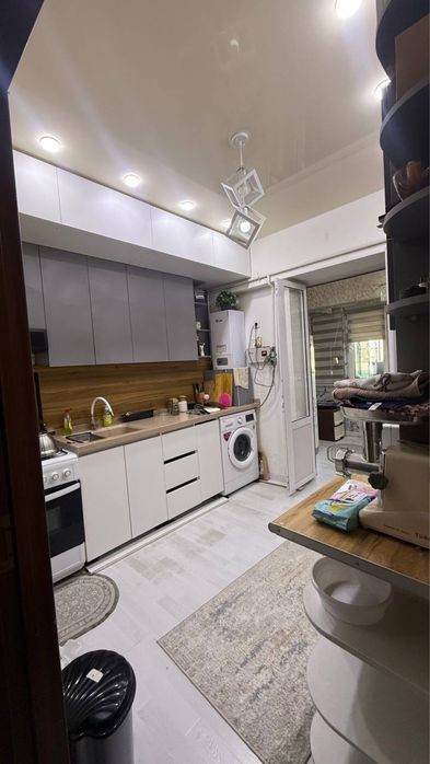 Srochna ! 2 xonali 73kvm uy sotiladi