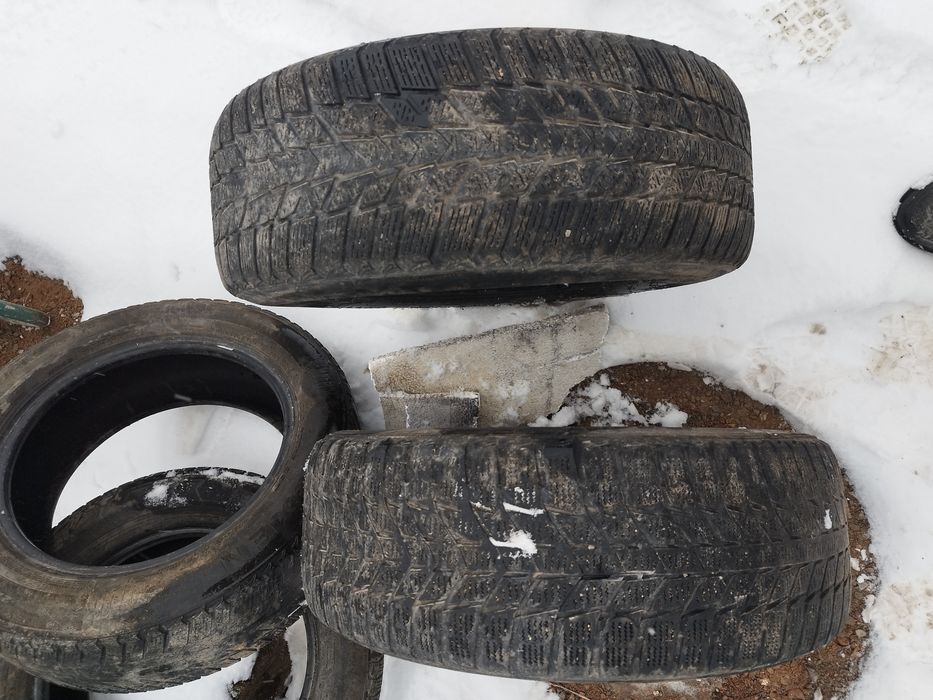 Продам Резину 215/60/16