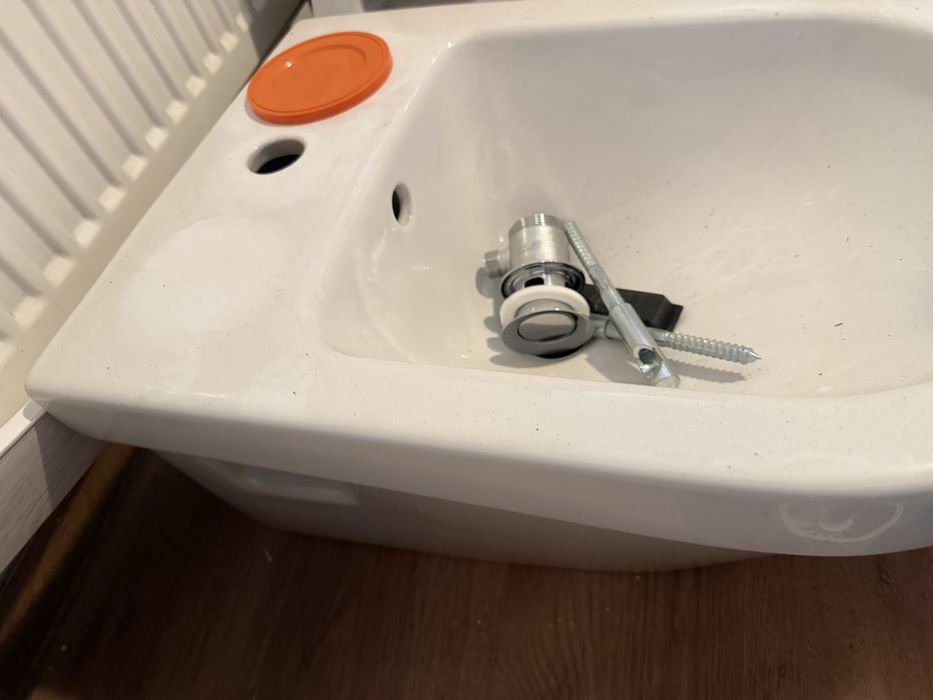 Pachet wc plus bideu suspendate noi desigilate