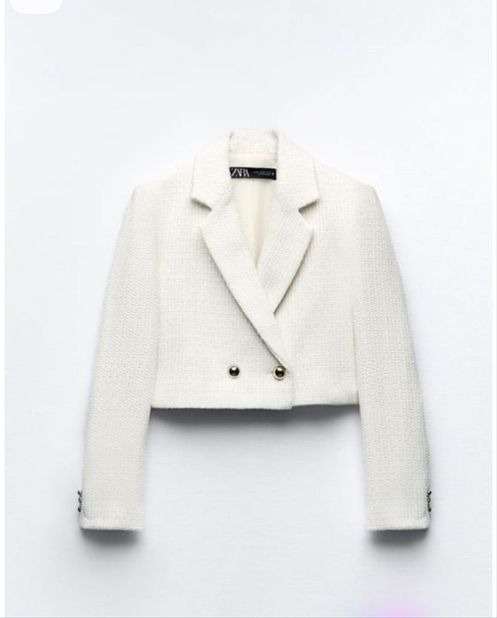 Палто букле Зара,в отлично състояние,носено веднъж