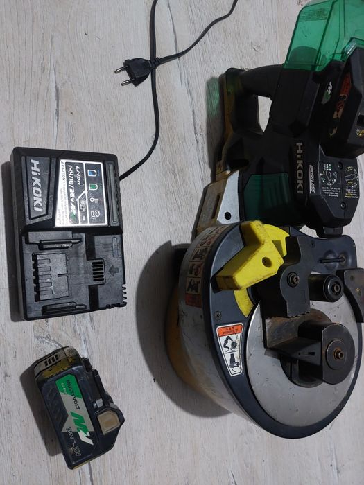 Masina indoit fier etriere hikoki vb3616da