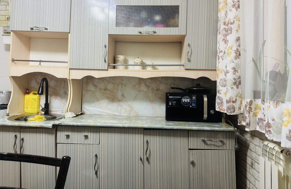 Продам кухонный шкаф