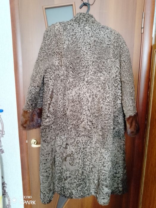 Продам шубы каракулевые