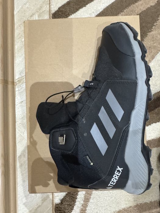 Детски туристически обувки Adidas Terrex Mid Gtx K