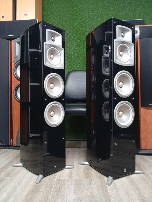 Тонколони YAMAHA NS-555 Black piano liqueur