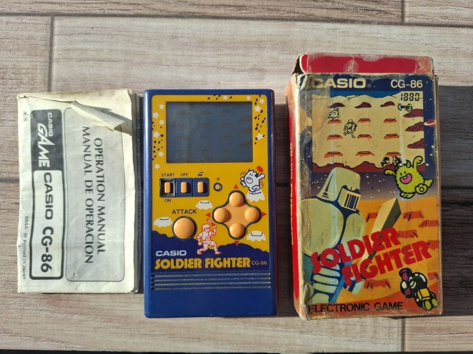 Японска ретро електронна игра Casio “Soldier Fighter”