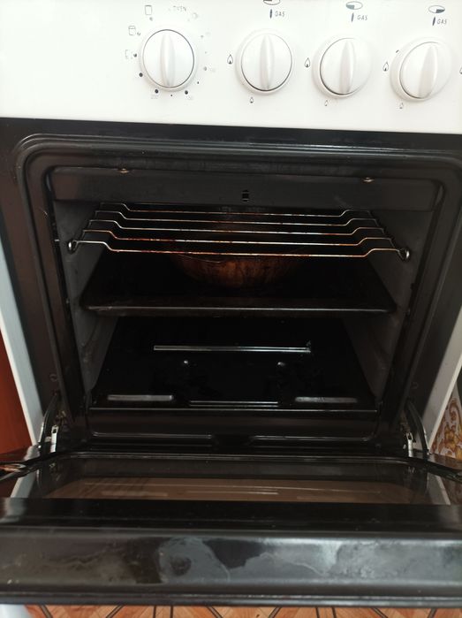 Продам газ плиту