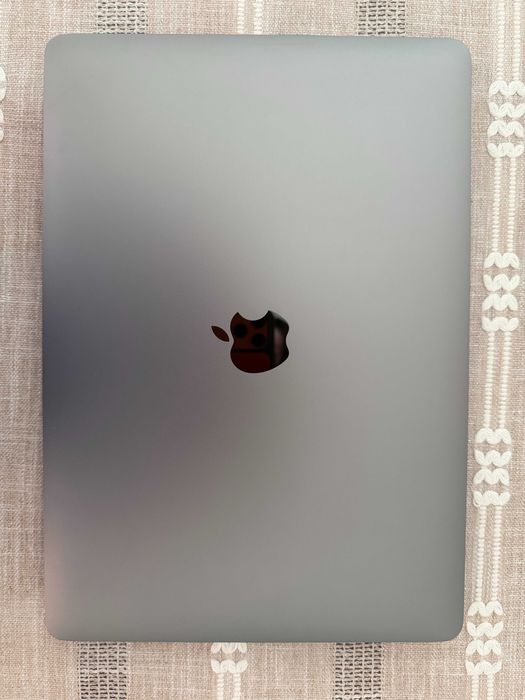 MacBook Pro 13 2019, 16 ГБ, 256 ГБ