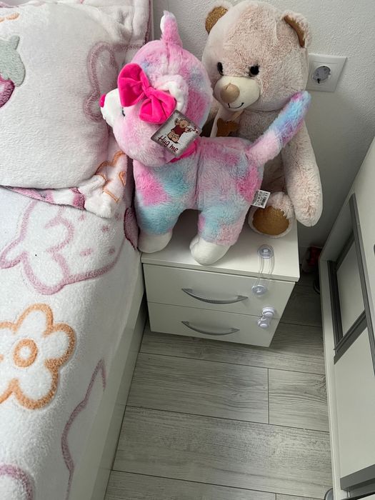 Vand pat cu saltea si noptiere