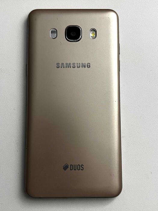 Samsung Galaxy J5 2016 – stare bună, complet funcțional