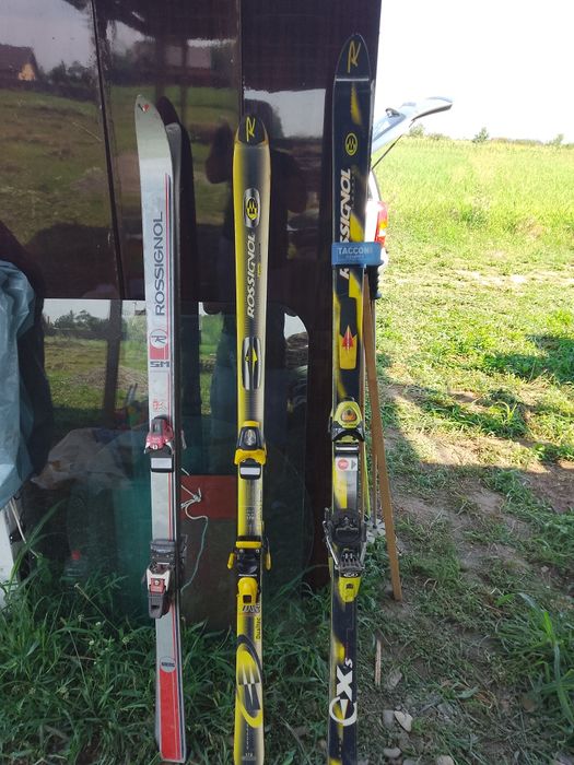 Vând schiuri 5perechi originale