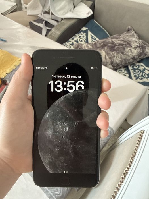 Айфон 8+ корпус разбит коропка имеется 64 гб