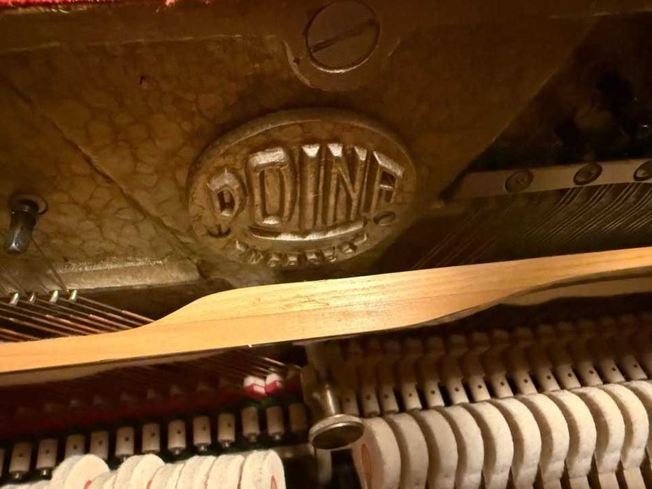 Pianina acustica Doina