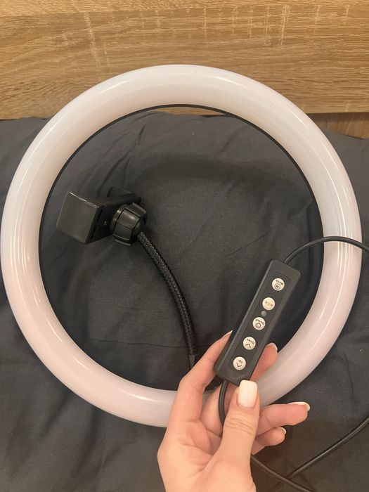 Кольцевая лампаа