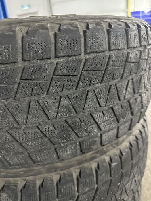 Шины  235/55/ R19 BRIDGESTONE Blizzak