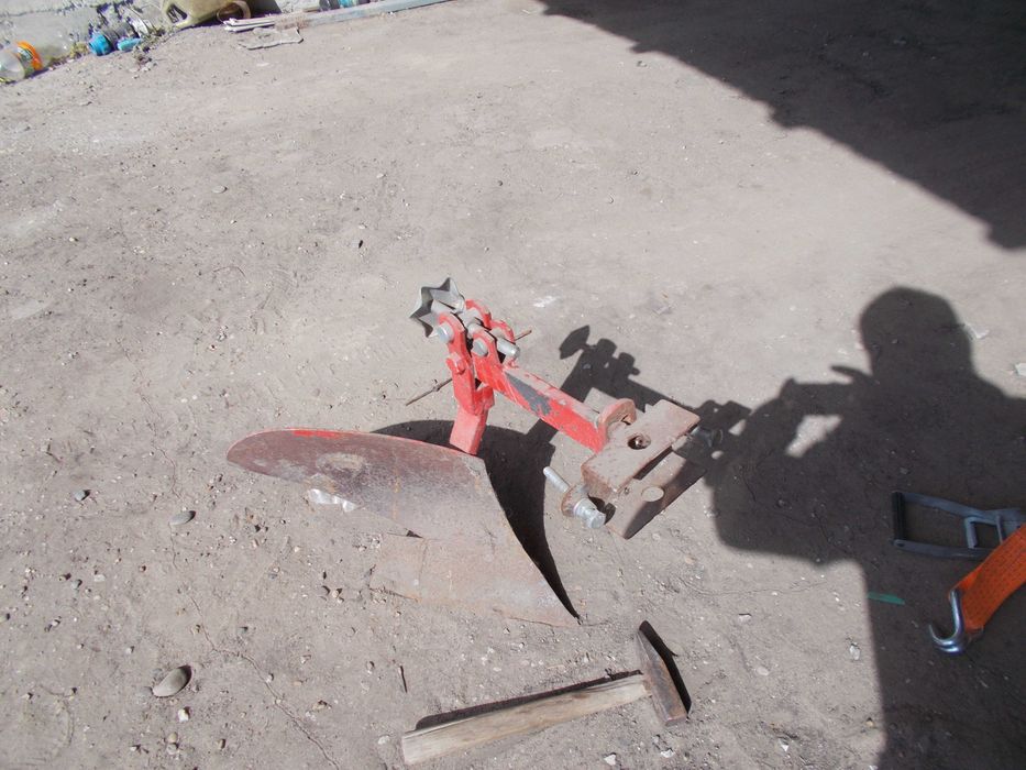 plug motocultor simplu si reversibil