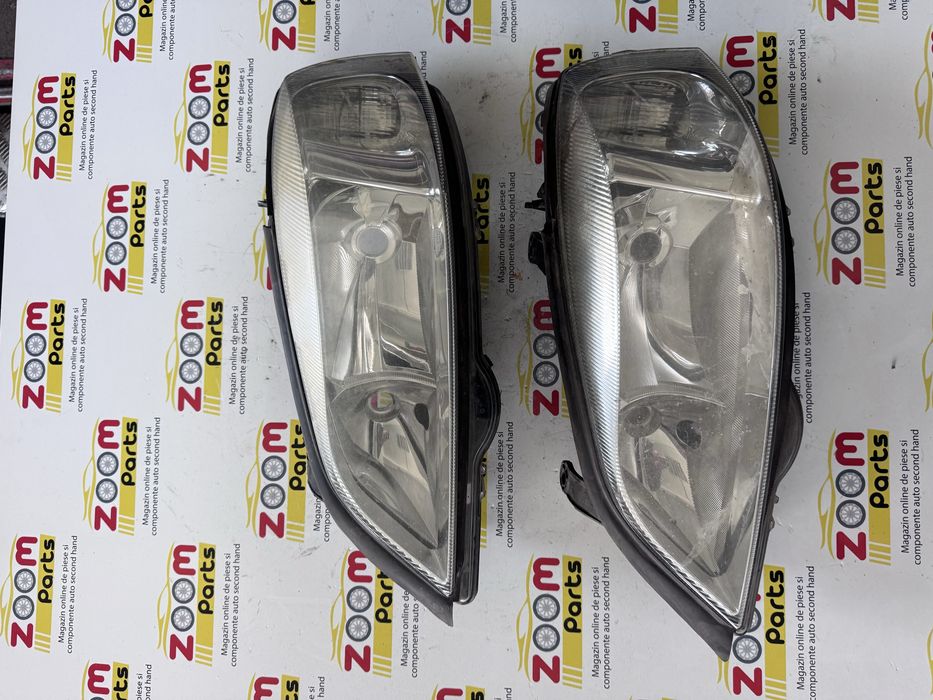 Far stanga Opel Astra G