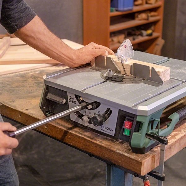 Торцовочная пила Bosch Advanced Table Cut52