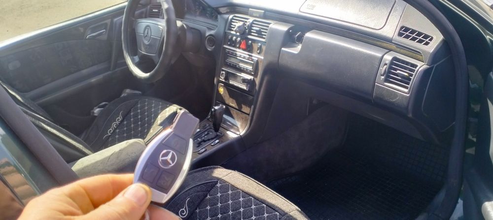Продам Мерс Е280 авангард комплектация