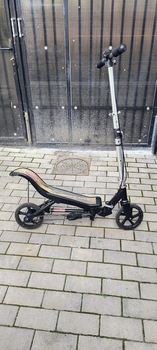 Vând trotineta Space Scooter