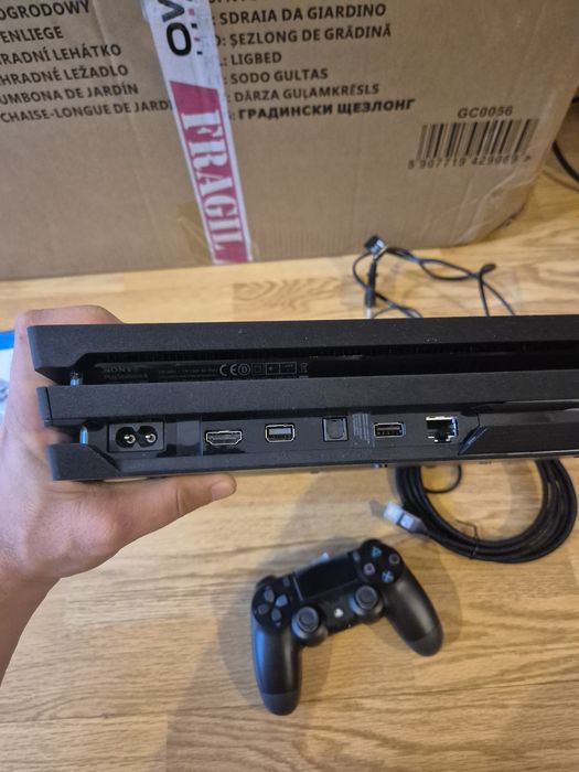 Playstation 4 Pro 1TB, 15 jocuri, un controller, GTA5  RDR2 RDR1 GTA Trilogy