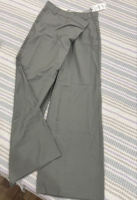 Костюм серый Zara