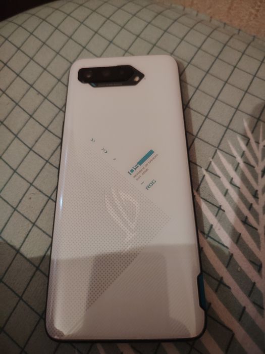 ROG Phone 5 продам сост хорошый