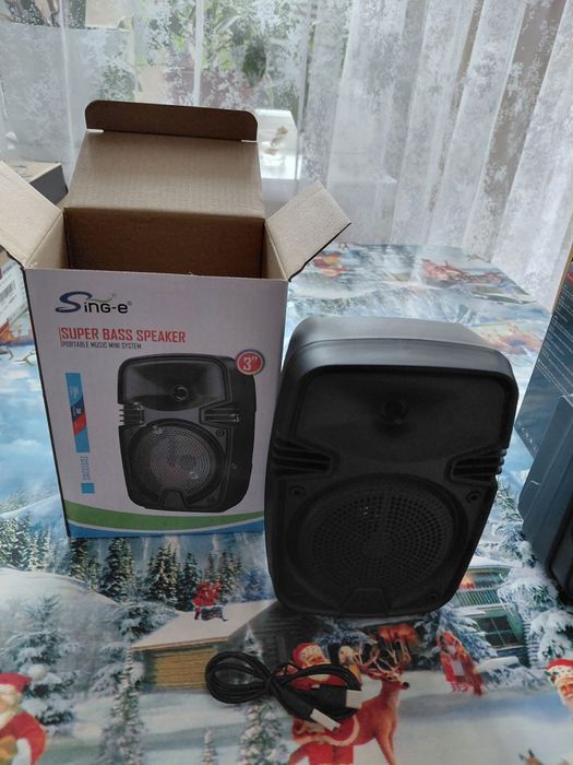 Колонки музыкальные.  Переносные .