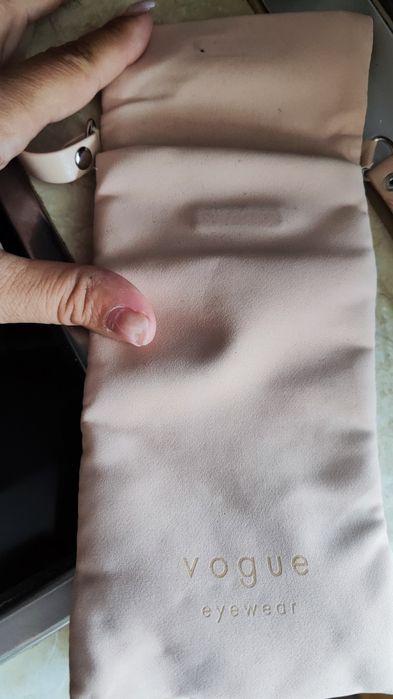 Калъф за очила или телефон vogue