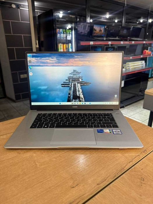 Ноутбук HUAWEI i5(11)/8GB/SSD 256GB