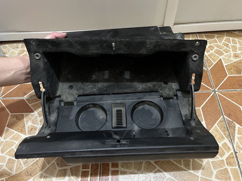 Бардачок черный w210 лупарик