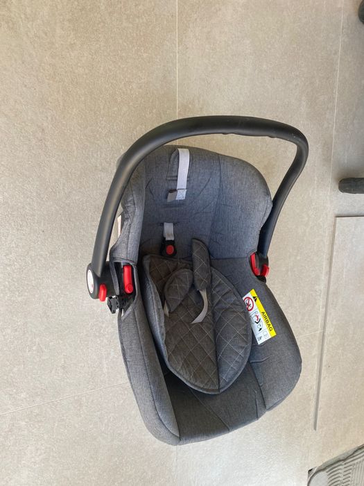 Продам б/у детскую коляску (трансформатор)