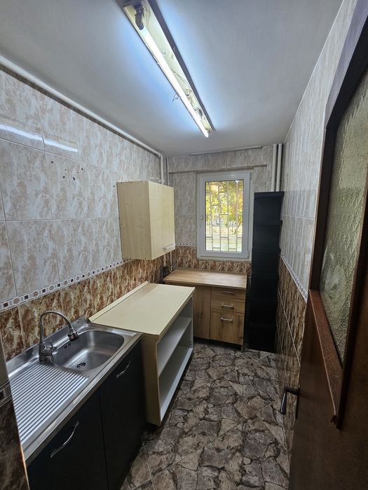 Închiriez apartament