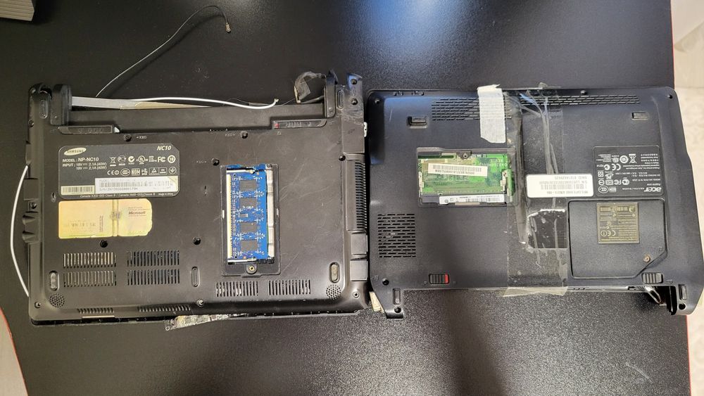 Два нетбука на запчасти