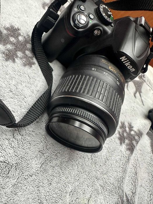 Aparat foto Nikon D5000 Obiectiv 18-55MM VR Cu baterie si incarcator
