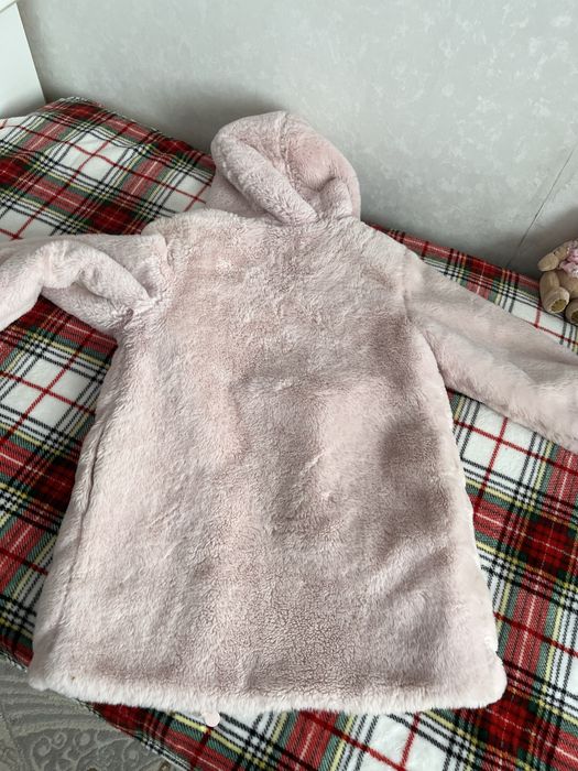 Продам шубу для девочки на взраст 8-10лет