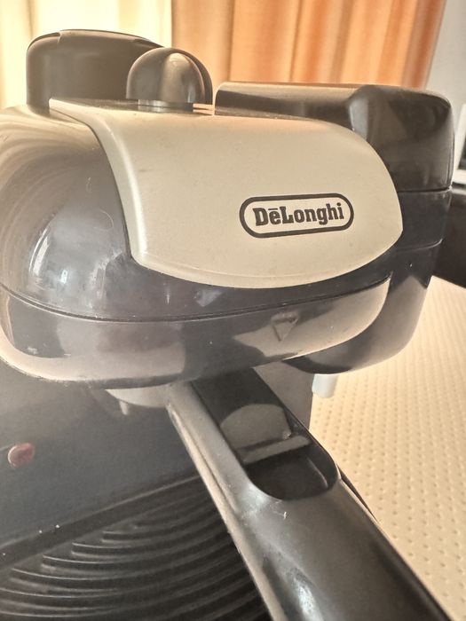 Кофеварка Delonghi