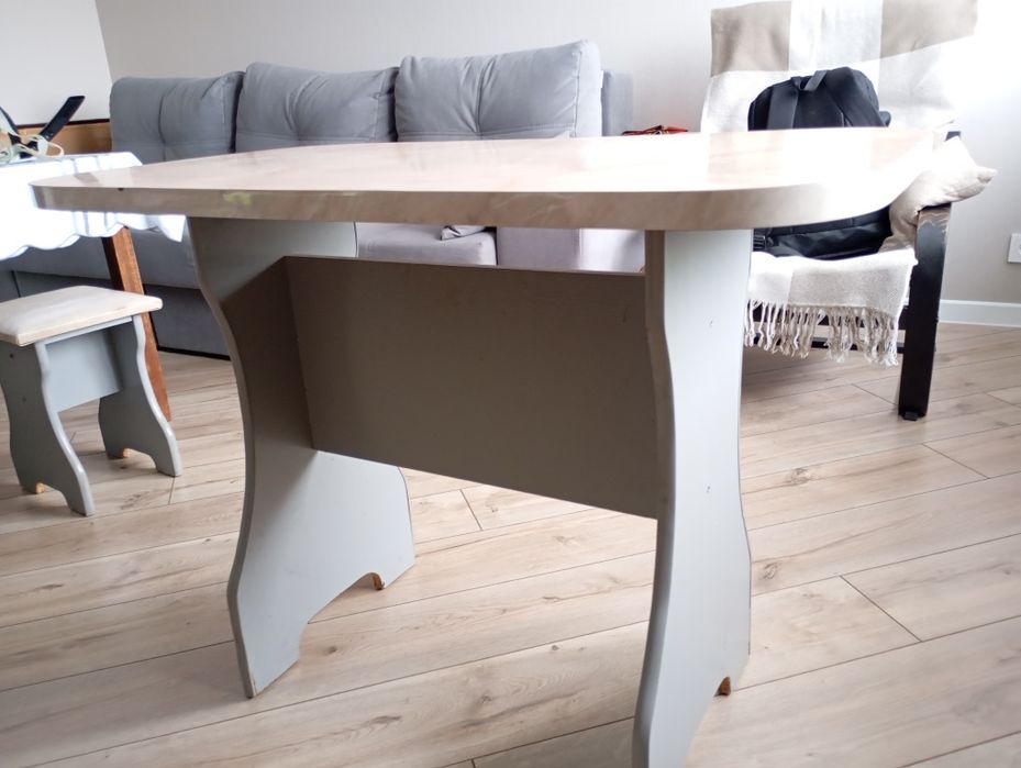 Продам стол кухонный б.у.