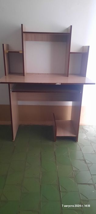 Стол компьютерный