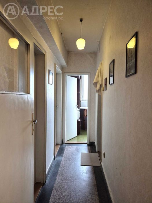 Тристаен апартамент, Широк Център, 87 кв.м., ет. 8, тухла