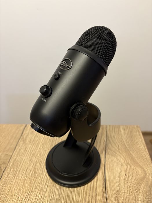Microfon USB Blue Yeti – cutie si cablu incluse – stare foarte buna