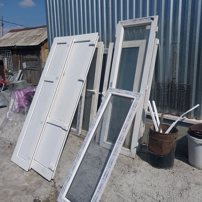 Продам пластиковые рамы, двери, балконные блоки