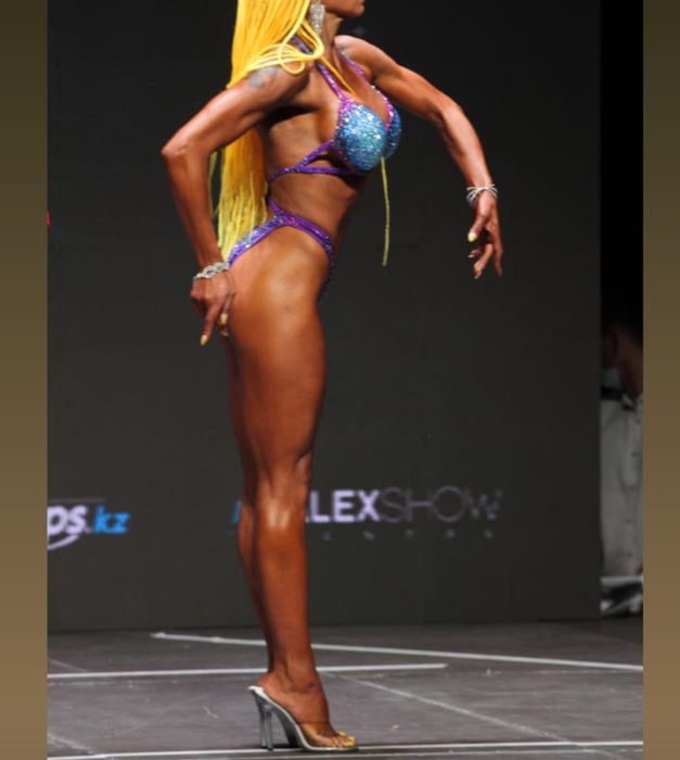 Продам купальник для фитнес-бикини