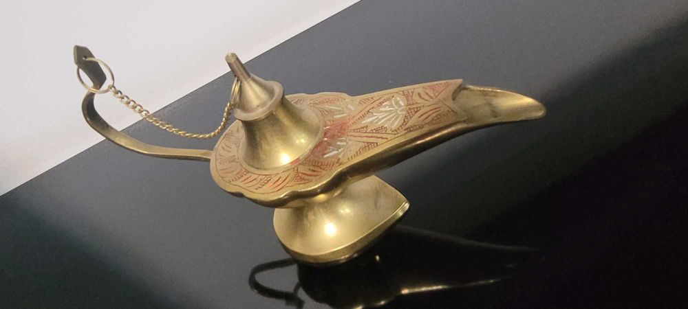 Lampa orientala din alama / bronz (Lampă Aladdin Chirag)