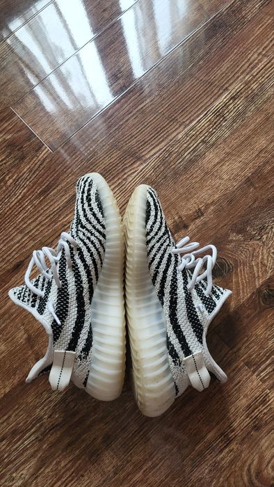 Adidas Yeezy 350 zebra