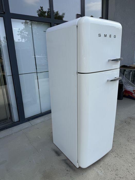 Перфектен хладилник SMEG 170см